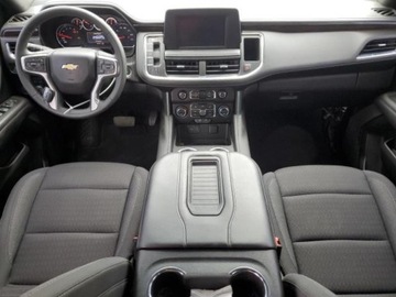 Chevrolet Suburban GMT900 2023 Chevrolet Suburban 2023, 5.3L, 4x4, LS, po gradobiciu 5.3 Benzyna 355KM, zdjęcie 7