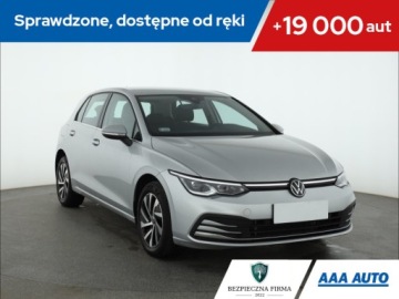 Volkswagen Golf VIII Hatchback Plug-In-Hybrid 1.4 TSI 204KM 2022 VW Golf 1.4 TSI eHybrid, Salon Polska