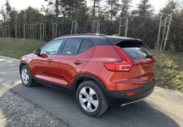 Volvo XC40 2021 Volvo XC 40 Volvo XC 40 T5 AWD Momentum 2.0 Benzyna 247KM, zdjęcie 3