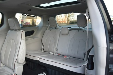 Chrysler Pacifica II 3.6 V6 291KM 2017 Chrysler Pacifica Limited 3.6 V6 291KM 2017r. Pano, zdjęcie 12
