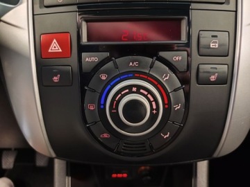 Kia Venga Mikrovan 1.6 DOHC CVVT 125KM 2010 Kia Venga 1.6 Benzyna, Panorama, autoklima, grzane siedzenia, zdjęcie 11