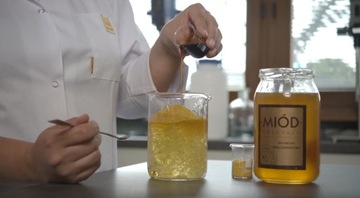 Масло пчелиное с прополисом 40г.