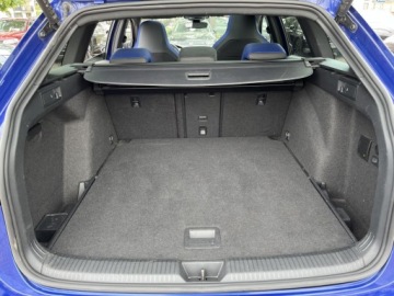 Volkswagen Golf VIII R Variant 2.0 TSI 320KM 2022 Volkswagen Golf R Variant 4Motion 2.0TSI 320 KM, P, zdjęcie 36