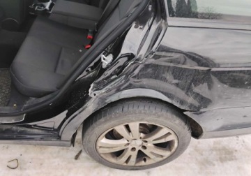 Mercedes Klasa C W204 Kombi T204 1.8 180 K 156KM 2008 Mercedes-Benz Klasa C 112008r. 1.8 Benzyna. Lekko uszkodzony lewy bok. Jez, zdjęcie 24