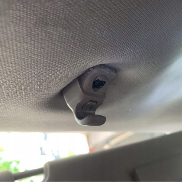 КРЮЧОК ДЛЯ СОЛНЦЕЗАЩИТНОГО КОЗЫРА ДЛЯ TESLA МОДЕЛЬ 3