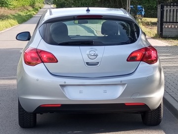Opel Astra J Hatchback 5d 1.6 Twinport ECOTEC 115KM 2010 Automat Serwis 1.6 Benzyna, zdjęcie 17