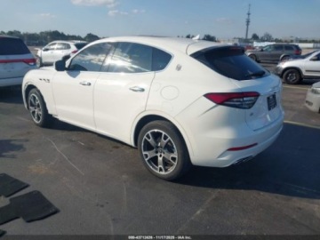 Maserati Levante 2021 Maserati Levante 2021 3.0l 3.0 Benzyna 345KM, zdjęcie 3