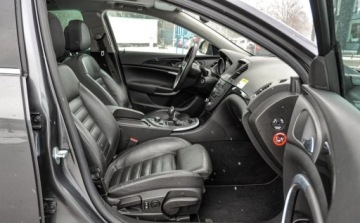 Opel Insignia I Sports Tourer 2.8 V6 Turbo ECOTEC 260KM 2009 Opel Insignia 2,8 (260KM) LPG 4x4 Bezwypadkowy 190 tys. km 2.8 BenzynaLPG, zdjęcie 10