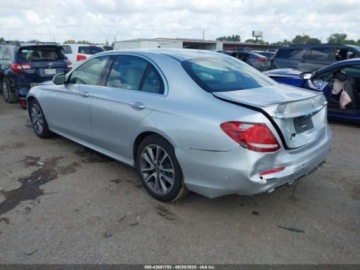 Mercedes Klasa E W213 2020 Mercedes-Benz Klasa E 450 4Matic 2020 3.0l 3.0 Benzyna 362KM, zdjęcie 3