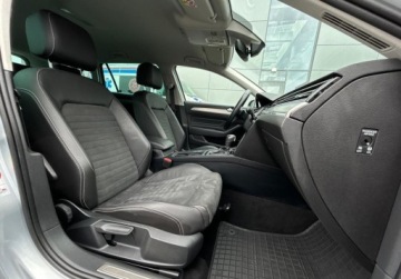 Volkswagen Passat B8 Variant Facelifting 2.0 TDI SCR 150KM 2022 Volkswagen Passat Variant B8 Elegance Pakiety, ACC, Kamera, GPS, ergoComf, zdjęcie 17