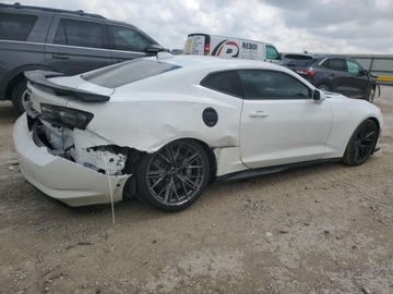 Chevrolet Camaro VI 2022 Chevrolet Camaro ZL1 2022 6.2l 6.2 Benzyna 650KM, zdjęcie 3