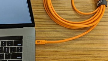 Tether Tools TetherPro USB-C — USB-C под углом, 4,6 м, оранжевый