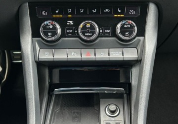 Skoda Kodiaq I SUV Facelifting 2.0 TSI 190KM 2023 Skoda Kodiaq 4x4 Sportline Travel Assist, Hak, ACC, Kamera, GPS, Bezwypad, zdjęcie 25