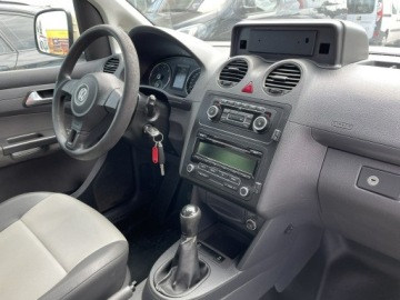 Volkswagen Caddy III Kombi Facelifting 1.6 TDI 102KM 2013 Volkswagen Caddy niepełnosprwanych inwalida rampa, zdjęcie 3