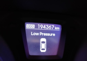 Hyundai i30 II 2015 Hyundai i30 2015r. 1.6 CRDI. Uszkodzony tyl i lekko lewy przod. Jezdzi., zdjęcie 11