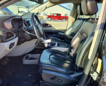 Chrysler Voyager V 2020 Chrysler Voyager 2020 r., 3,6 L LXI 3.6 Benzyna 287KM, zdjęcie 8