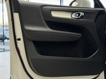 Volvo XC40 Crossover Plug-In 1.5 T4 Plug-in Hybrid 211KM 2021 Volvo XC 40 T4 Inscription Plug In Kamera cofania CarPlayAndroid Auto, zdjęcie 10