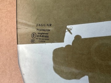 JAGUAR XK X150 SKLO (OKNO) DVEŘE PRAVÝCH 2006R