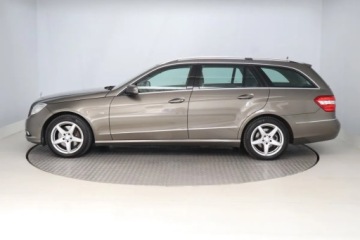 Mercedes Klasa E W212 Kombi 250 CDI BlueEFFICIENCY 204KM 2010 Mercedes E E 250 CDI, 201 KM, Automat, Navi, zdjęcie 2