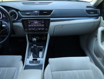 Skoda Superb III Liftback Facelifting 2.0 TDI SCR 200KM 2020 Skoda Superb 2.0 TDI, Salon Polska, Serwis ASO, zdjęcie 7