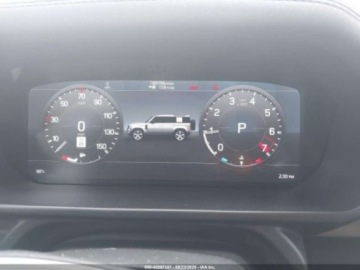 Land Rover Defender IV (L663) 2021 Land Rover Defender 110 x-dynamic se, 2021r., 4x4, 3.0L 3.0 Benzyna 395KM, zdjęcie 10
