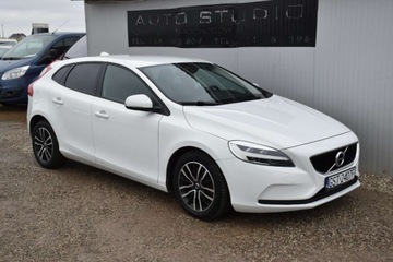 Volvo V40 II 2017 Volvo V40 Lift Duza-Navi Full-LED Klimatronic Tempomat Ambiente AluFelgi, zdjęcie 1