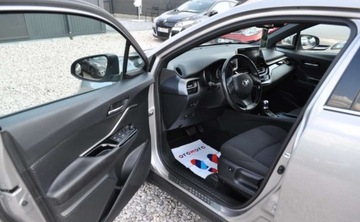 Toyota C-HR I Crossover 1.8 Hybrid 122KM 2018 Toyota C-HR 1.8 Hybryda Kamera Cofania Nawigacja Grz.siedzenia 1.8 Hybryda, zdjęcie 12