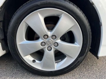 Toyota Prius III Hatchback 1.8 HSD 136KM 2010 Toyota Prius HYBRYDA 136 KONI LEDY AUTOMAT KLIMATRONIC EL.SZYBY SERIWSOWANY, zdjęcie 17