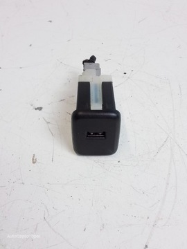N241 ZŁĄCZE GNIAZDO PORT USB OPEL CORSA E 13596807