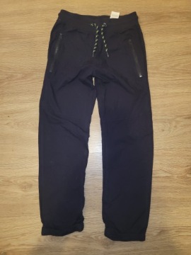 5 пар брюк 140 см + шестая пара в подарок.