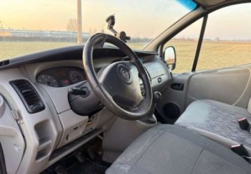 Opel Vivaro A 2005 Opel Vivaro Opel Vivaro 1.9D 2005r, 9 osobowy klimatyzacja 1.9 Diesel 101KM, zdjęcie 4