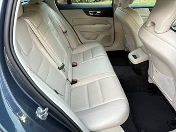 Volvo V60 II  Kombi 2.0 D3 150KM 2020 Volvo V60 2.0 D3 150 KM Skóry Kamera Hak FV23%, zdjęcie 14