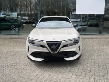 Alfa Romeo Junior SUV 1.2 Hybrid 145KM 2026 ALFA ROMEO Junior Ibrida Suv 1.2 (145KM) 2026, zdjęcie 3