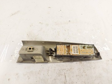 PANEL PŘEPÍNAČ SKEL DRŽÁK DRŽÁTKO LEVÝ PŘEDNÍ SUBARU FORESTER III (SH)