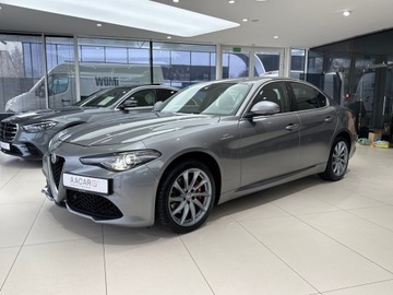 Alfa Romeo Giulia II Sedan Facelifting 2.0 Turbo 280KM 2020 Alfa Romeo Giulia Q4 Veloce / Kamera cofania / And