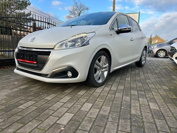 Peugeot 208 I Hatchback 5d Facelifting 1.2 PureTech 82KM 2017 Peugeot 208 1.2 Vti Automatic Klimatronic Panoramadach, zdjęcie 4