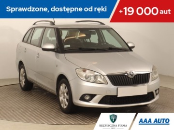 Skoda Fabia II Kombi Facelifting 1.2 TSI 85KM 2014 Skoda Fabia 1.2 TSI, Salon Polska, Klima