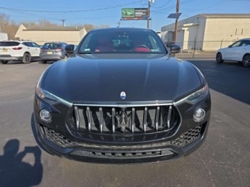 Maserati Levante 2023 Maserati Levante 2023, 3.0L, 4x4, GT 3.0 Benzyna 345KM, zdjęcie 1