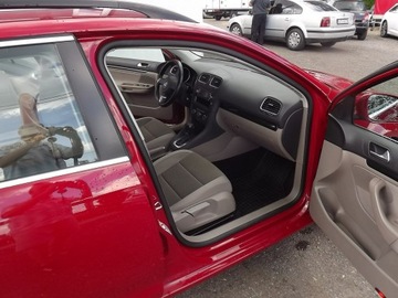 Volkswagen Golf VI Variant 1.6 TDI-CR DPF BlueMotion 105KM 2010 Volkswagen Golf Automatyczna skrzynia biegów DSG, zdjęcie 12