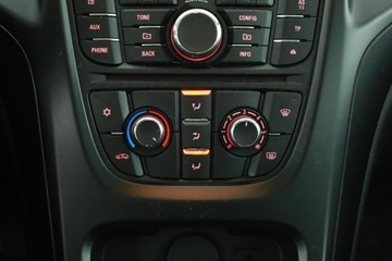 Opel Astra J Hatchback 5d Facelifting 1.6 Twinport ECOTEC 115KM 2014 Opel Astra 1.6 16V, Salon Polska, Klima, zdjęcie 10