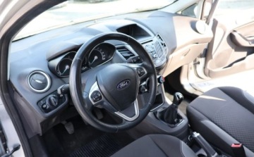 Ford Fiesta VII Hatchback 3d Facelifting 1.25 82KM 2016 Ford Fiesta Klimatyzacja, Wielofunkcyjna kierownica, Elektryczne szyby 1.2, zdjęcie 5