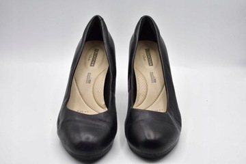 Clarks ( 37 )