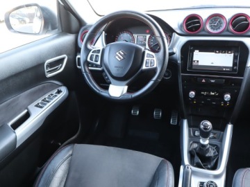 Suzuki Vitara III SUV 1.4 BOOSTERJET 140KM 2015 Suzuki Vitara 1.4 BoosterJet, 4X4, Skóra, Navi, zdjęcie 6
