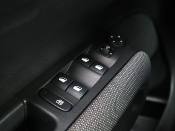 Citroen C3 Aircross  I Crossover 1.2 PureTech 131KM 2021 Citroen C3 Aircross 1.2 PureTech, Salon Polska, zdjęcie 16