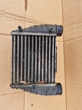 CHLADIČ INTERCOOLER AUDI A4 B7 SEAT EXEO 8E0145806Q