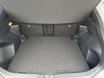 Toyota Yaris IV Hatchback 1.5 Hybrid Dynamic Force 116KM 2024 Toyota Yaris Cross Hybrid 1.5 Style Hybrid 1.5 Sty, zdjęcie 12