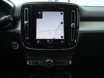 Volvo XC40 Crossover 2.0 D3 150KM 2019 Volvo XC40 D3, Skóra, Navi, Klima, Klimatronic, zdjęcie 11
