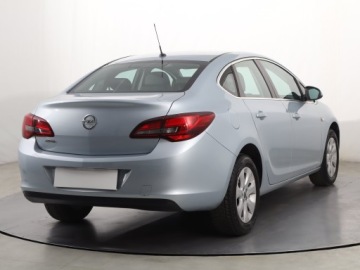 Opel Astra J Sedan 1.6 Twinport ECOTEC 115KM 2017 Opel Astra 1.6 16V, Salon Polska, Serwis ASO, zdjęcie 4