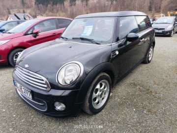 Mini Clubman R55 Kombi Facelifting 1.6 122KM 2013 MINI Clubman Mini Clubman 2013r 1.6 Benzyna 1.6 Benzyna 122KM, zdjęcie 1