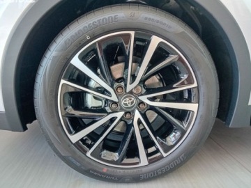 Toyota C-HR II SUV 1.8 Hybrid 140KM 2025 Od ręki - Executive 1.8 Hybrid 140KM | Podgrzewane fotele!, zdjęcie 14